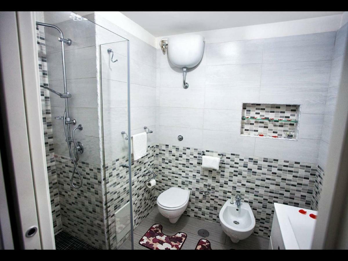 Appartamento House Antonella Napoli Esterno foto